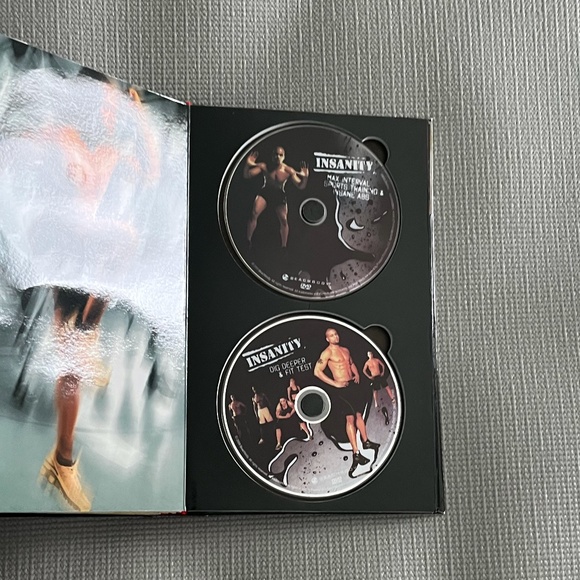 Beachbody Insanity program workout dvds, guide, calendar - Picture 6 of 11